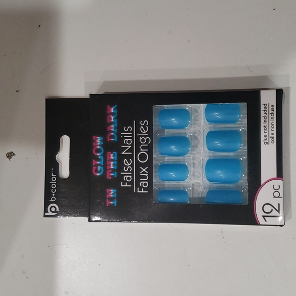 12 pc Glow in the dark square nails 💅 - Picture 2 of 2